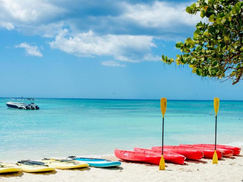 a small boat in a body of water